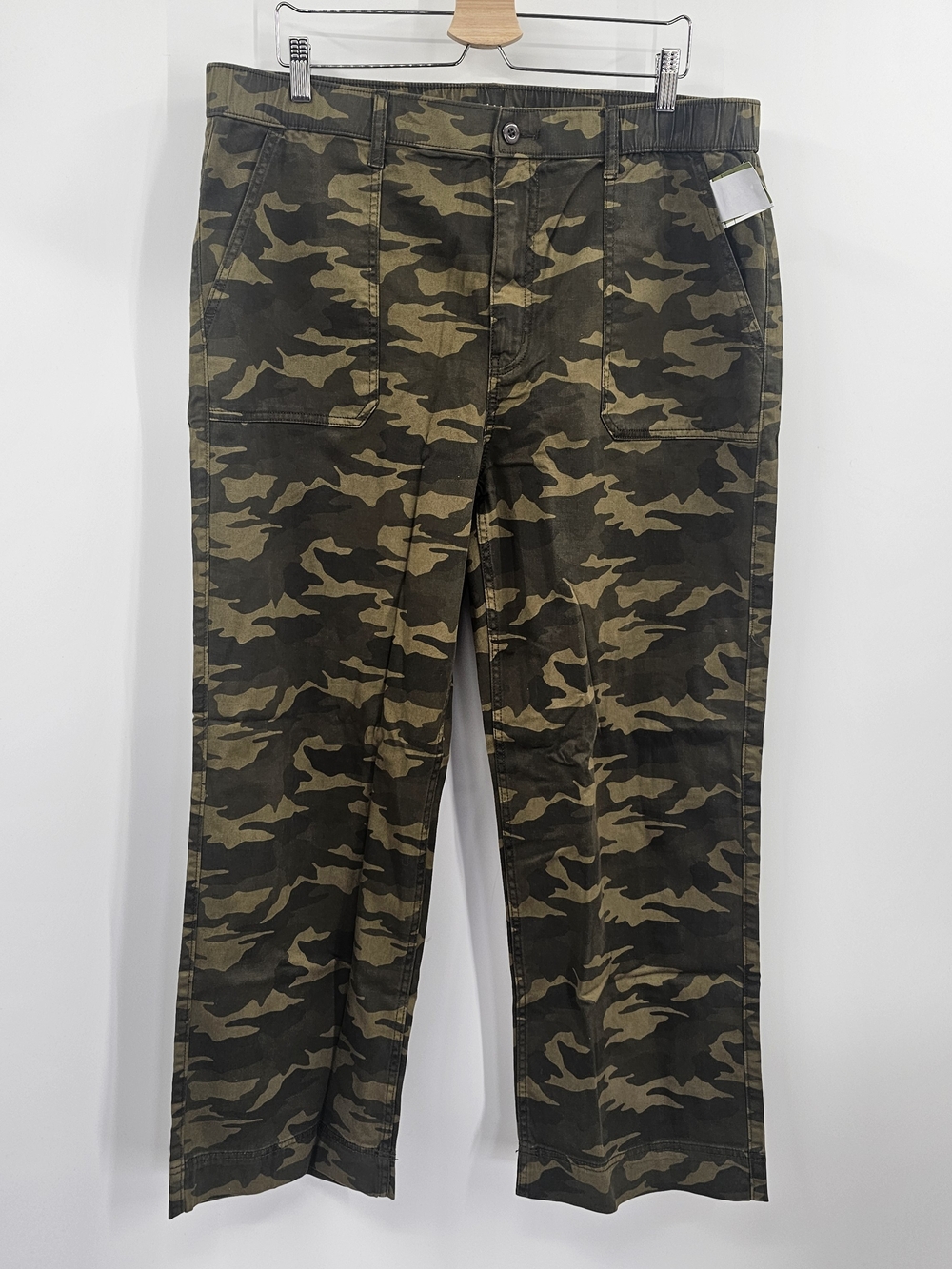 Camouflage Wide Leg Boyfriend Pull-on Pants NWT Size XL